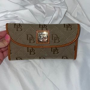 Dooney & Bourke wallet